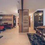 Elizabeth Arthotel